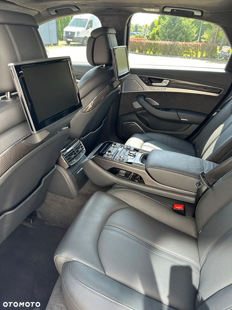 Audi S8 - 14