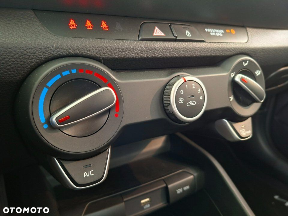 Kia Stonic - 17