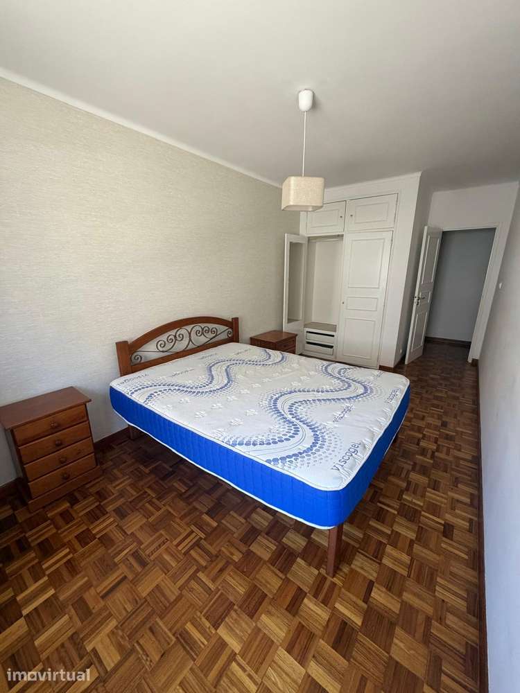 Apartamento T1 mobilado a dois passos da praia – Praia da Areia Branca - Grande imagem: 2/18