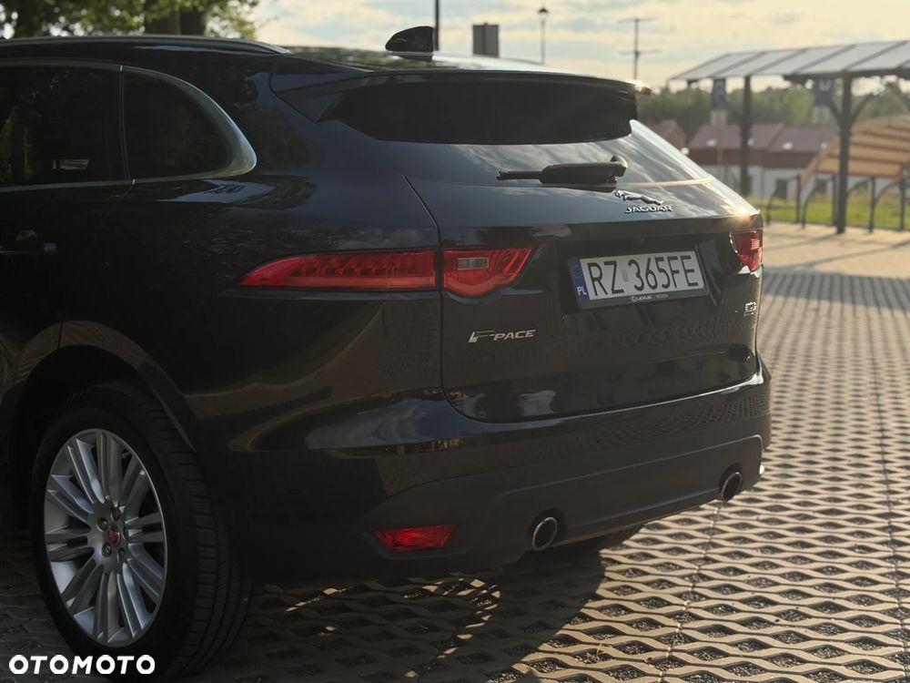 Jaguar F-Pace 30t AWD Portfolio - 7