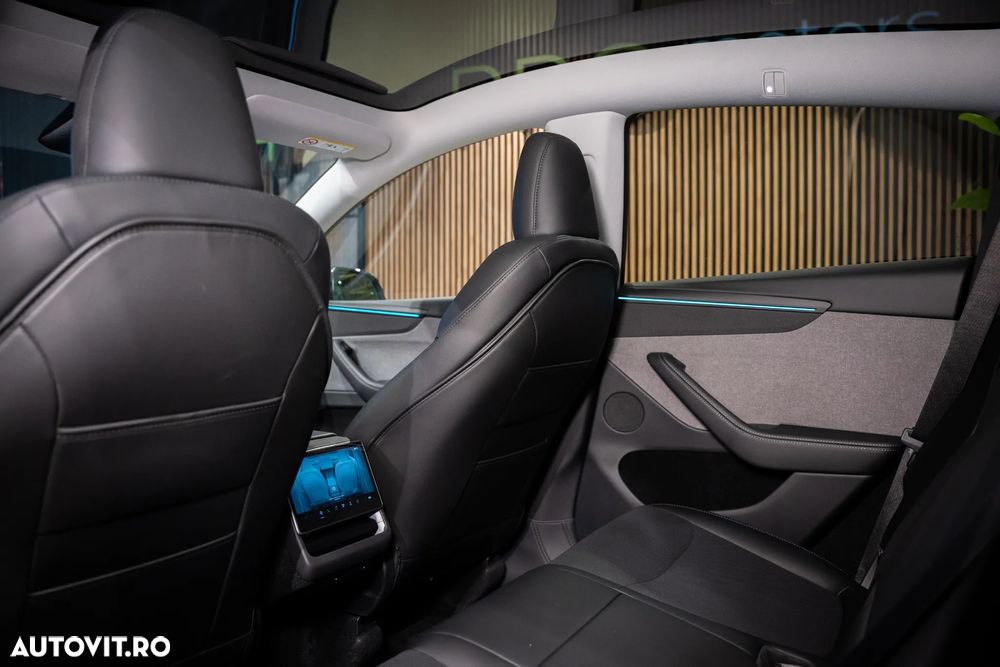 Tesla Model Y Long Range RWD - 29
