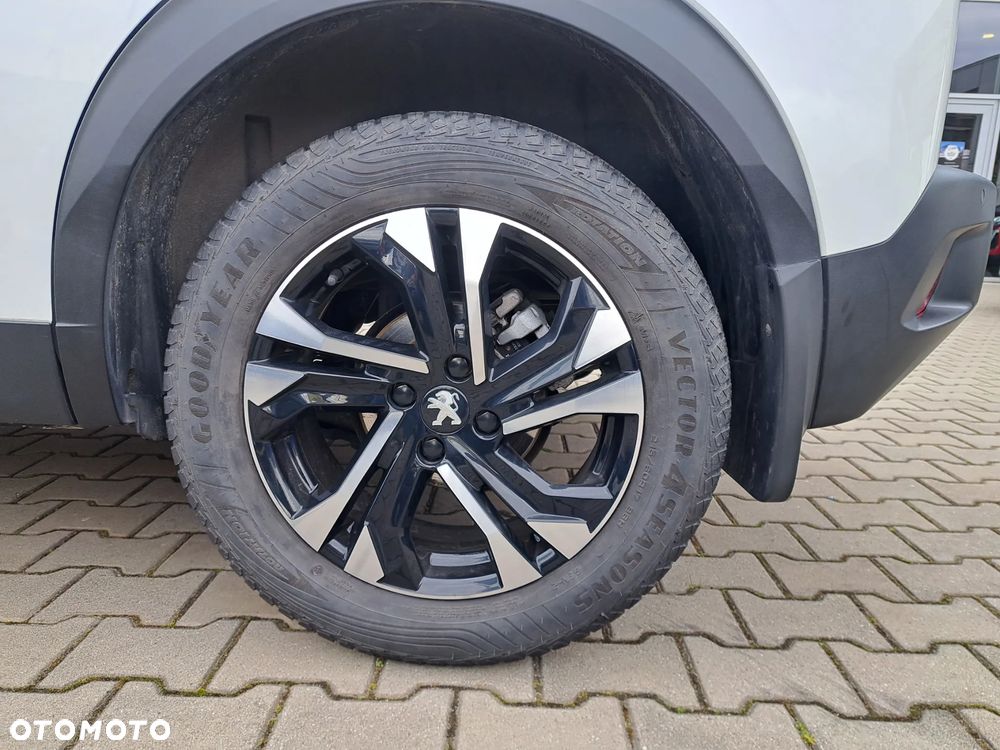 Peugeot 2008 1.2 Pure Tech GPF Allure S&S - 13