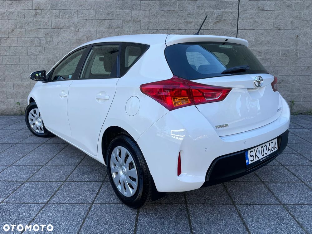 Toyota Auris 1.4 D-4D Dynamic - 3