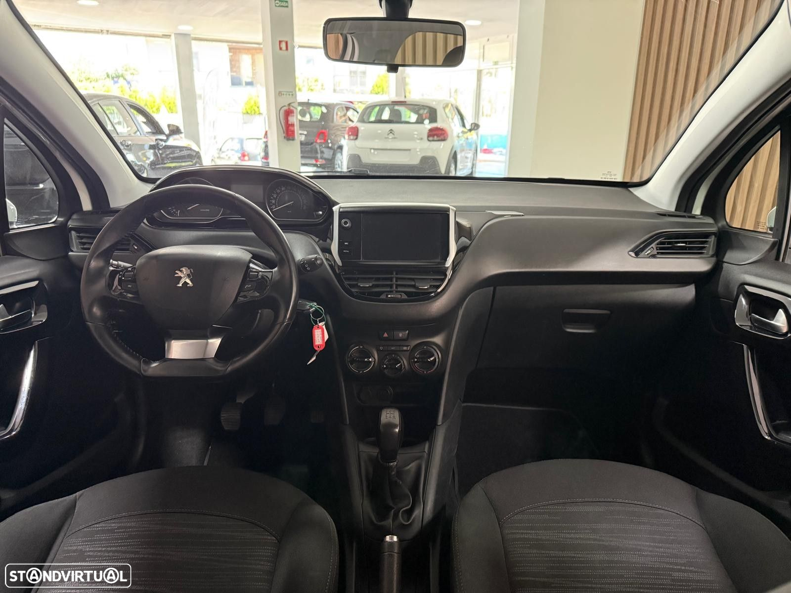 Peugeot 208 - 5