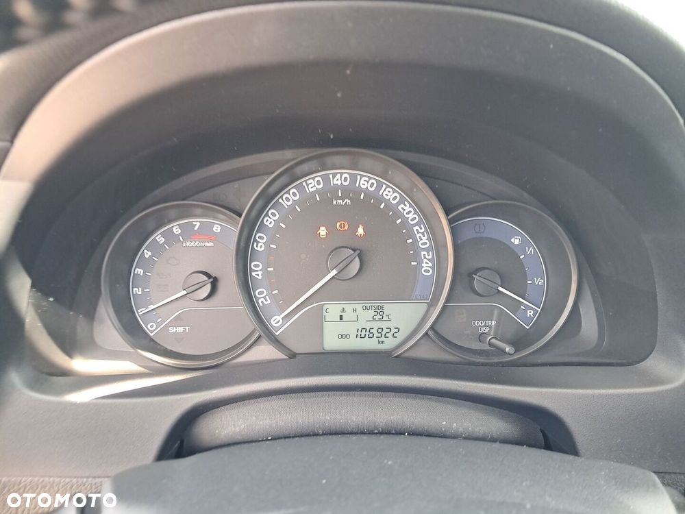 Toyota Auris - 22