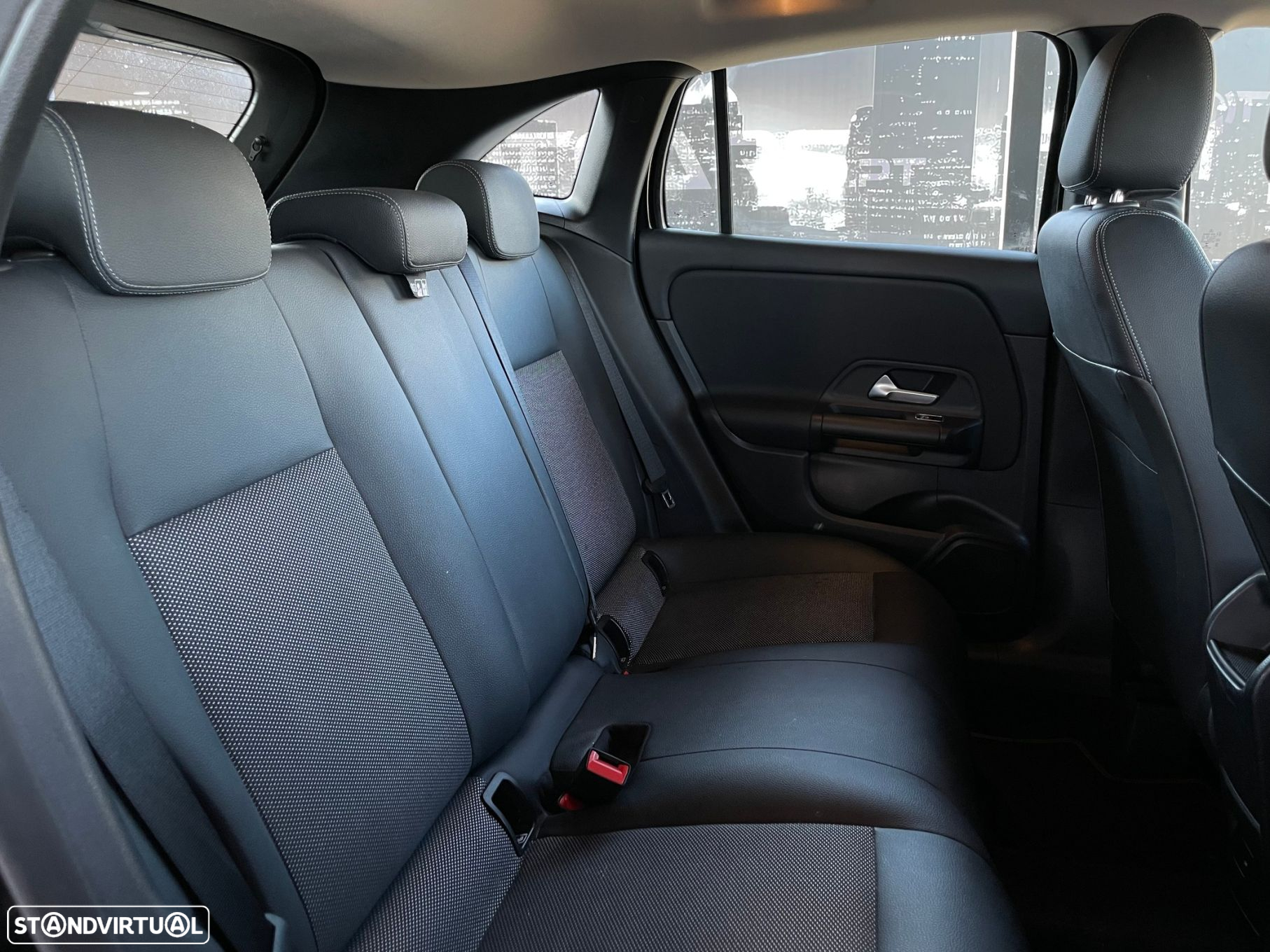 Mercedes-Benz GLA 180 d Progressive - 12