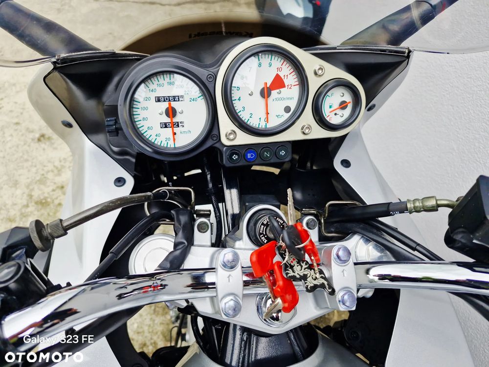 Kawasaki ZR - 25