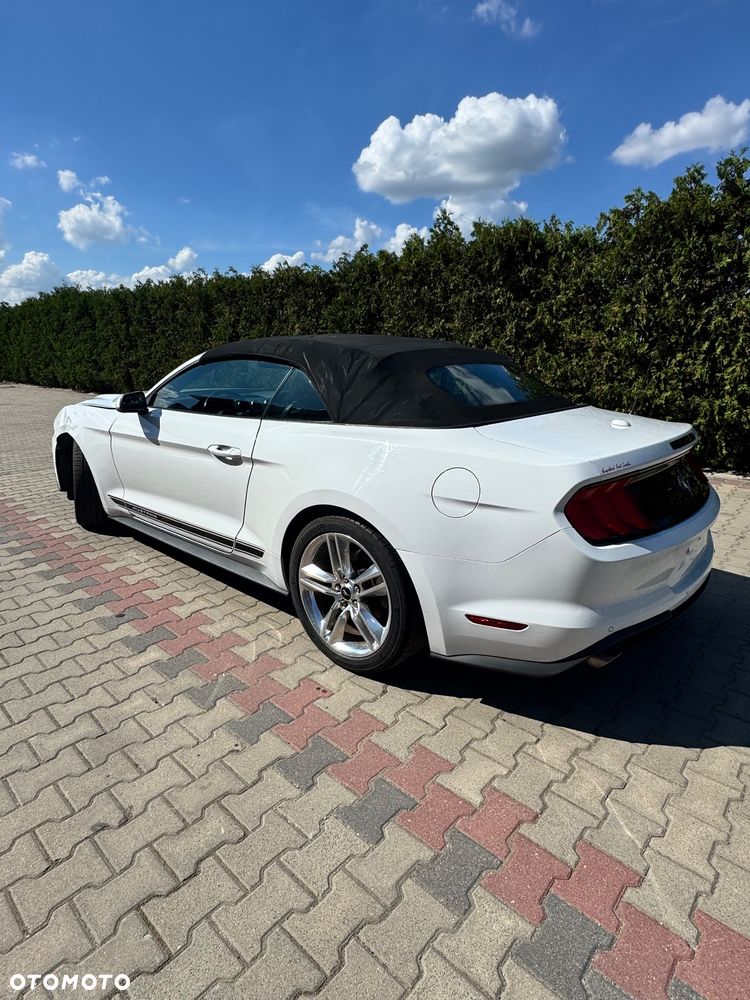Ford Mustang - 6