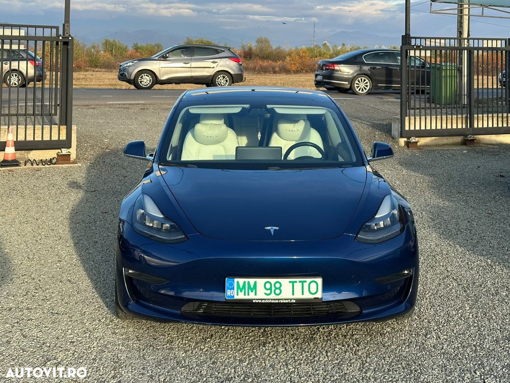 Tesla Model 3 - 3