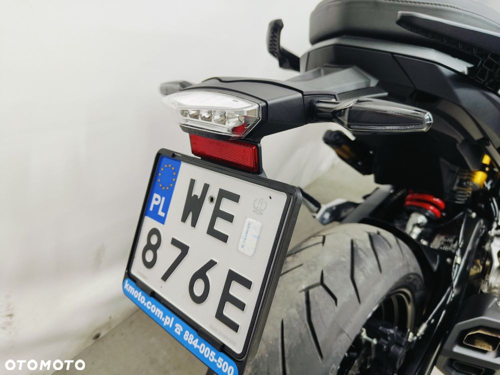 BMW F - 13