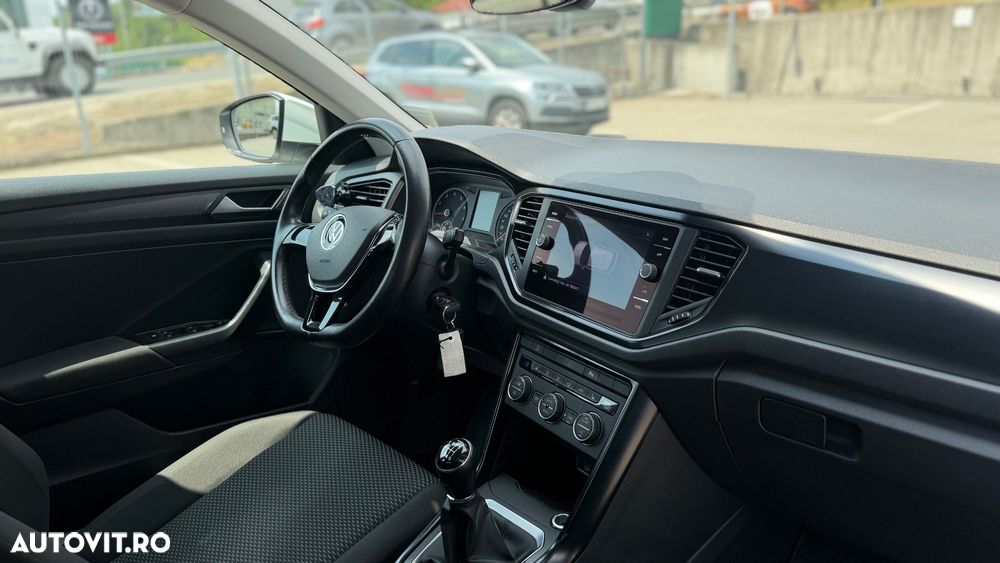 Volkswagen T-Roc - 16