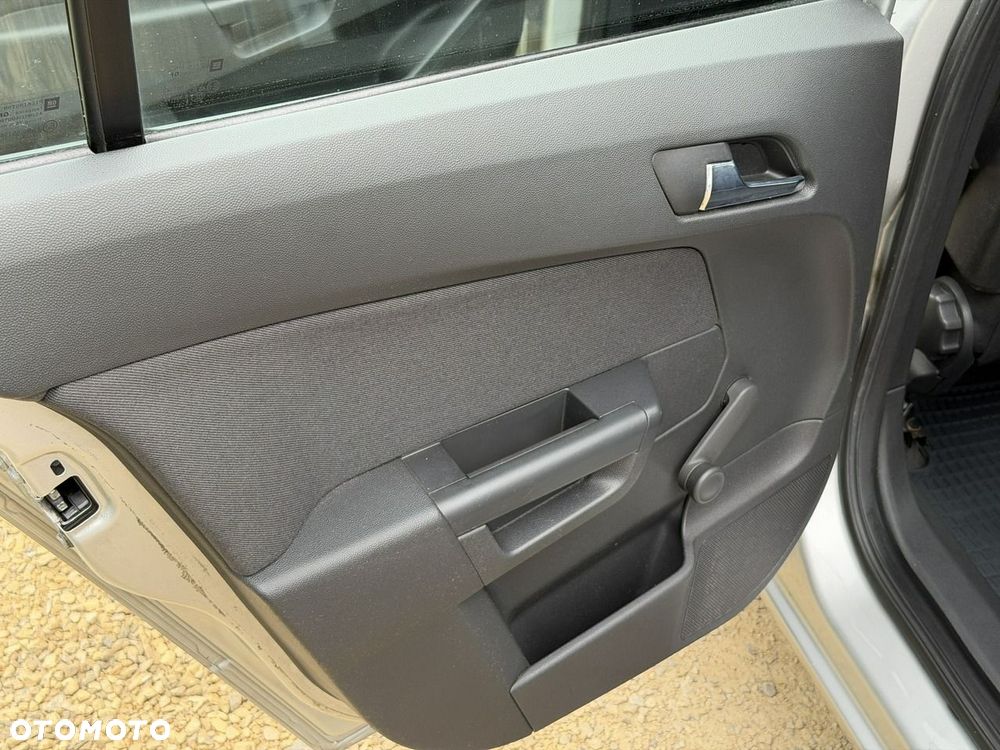 Opel Astra - 20