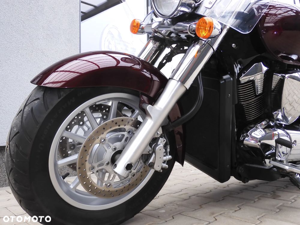 Suzuki Intruder - 36