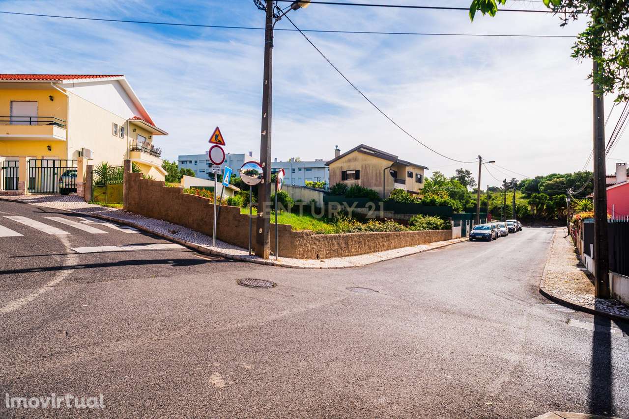 Terreno urbano de 430 m² em zona tranquila de Bicesse, Cascais - Grande imagem: 2/20