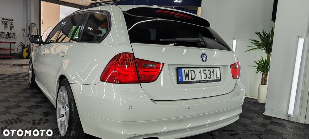 BMW Seria 3 318d DPF Edition Sport - 13