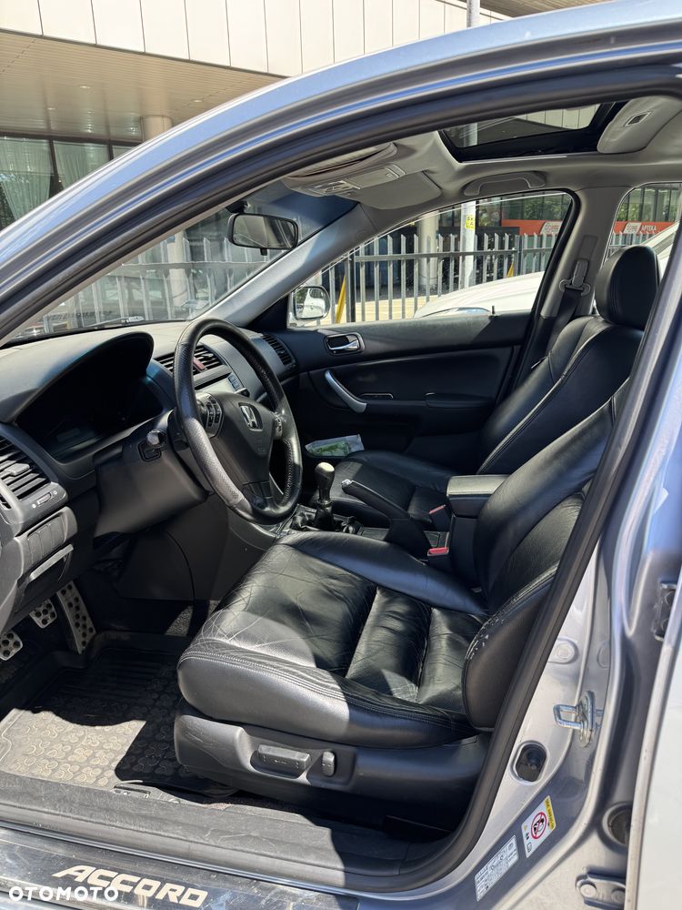 Honda Accord 2.0 Executive - 8