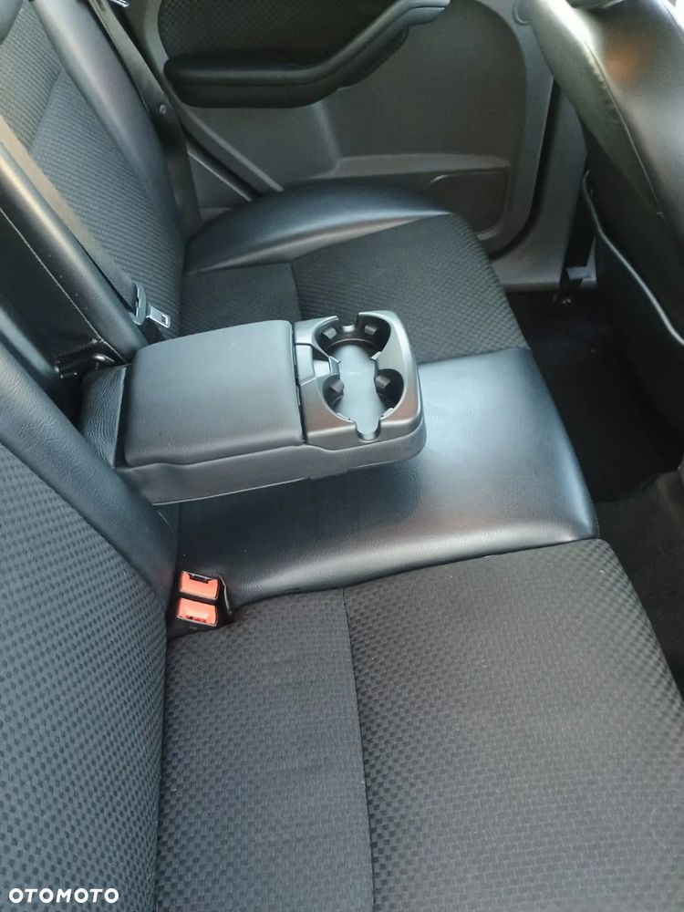 Ford Focus 2.0 16V Titanium - 5