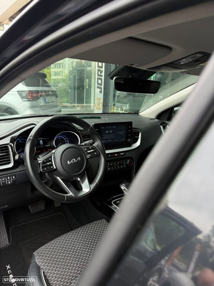 Kia XCeed 1.6 GDi PHEV Tech - 11