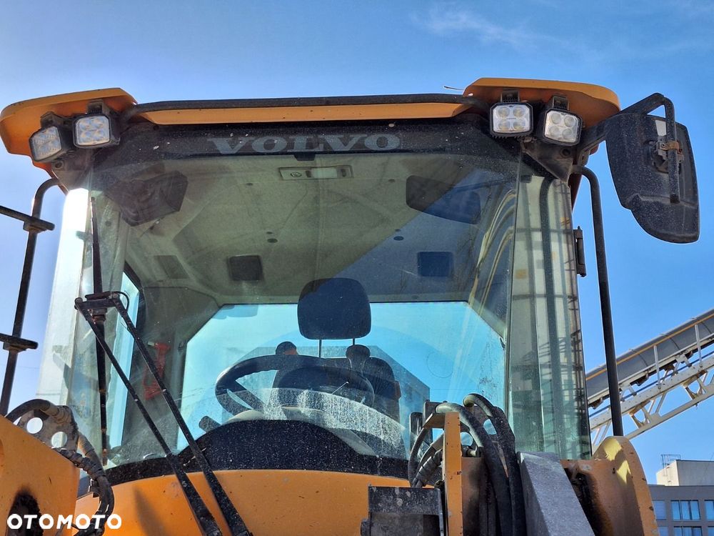 Volvo L 120 H 4X4 - 29