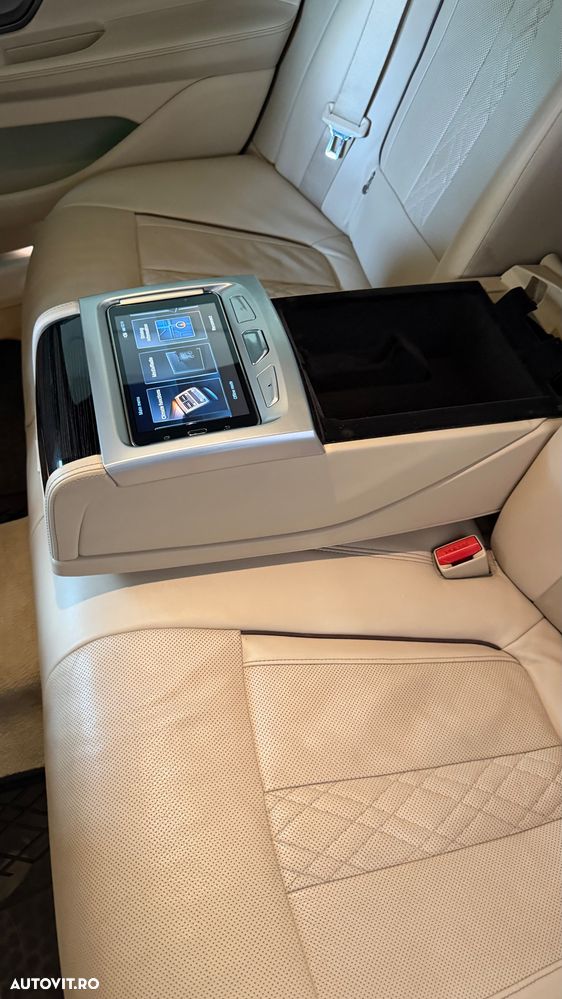 BMW Seria 7 730Ld xDrive - 23