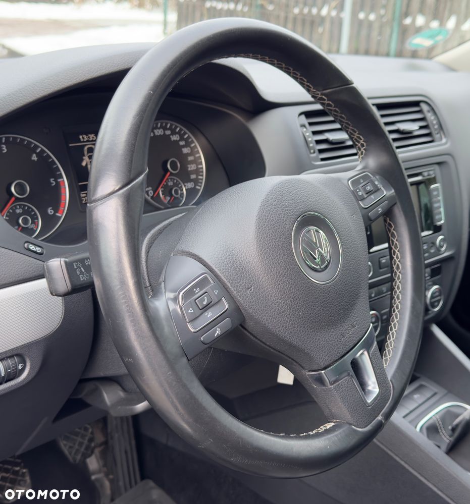 Volkswagen Jetta 1.6 TDI Blue Motion Technology Match - 19