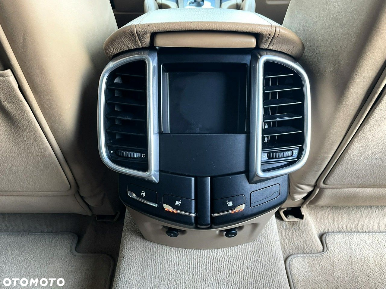 Porsche Cayenne - 34