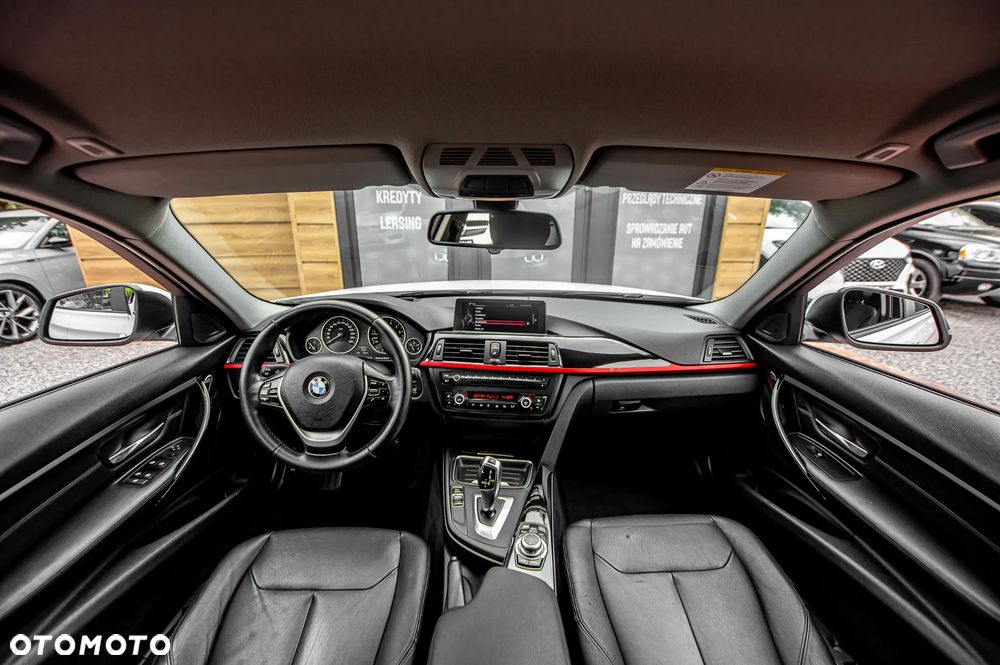 BMW Seria 3 320i Modern Line - 25