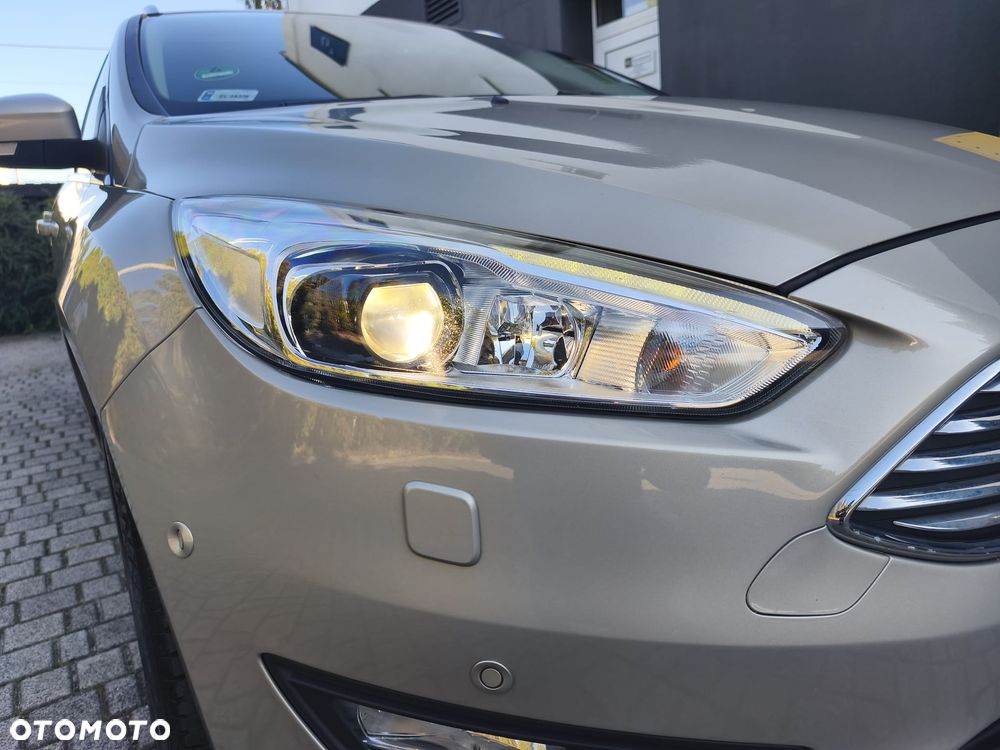 Ford Focus 1.5 EcoBoost Titanium ASS - 9