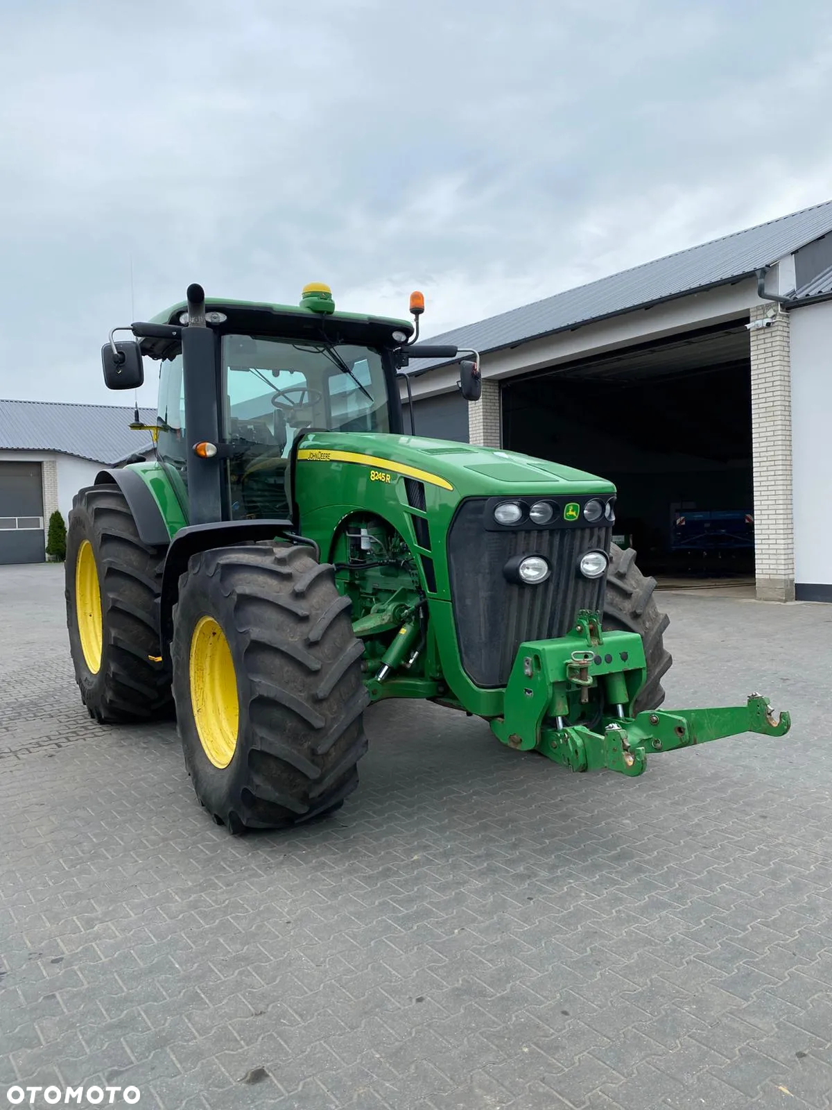 John Deere 8245R - 6