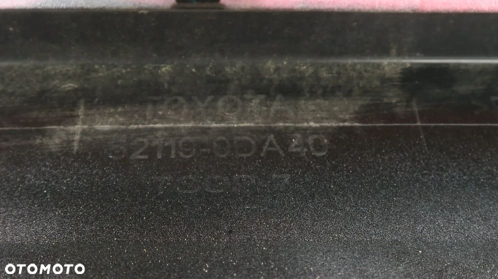 TOYOTA YARIS 3 III Lift. 2017 - 2020 zderzak przód ORYGINAŁ OE - 8