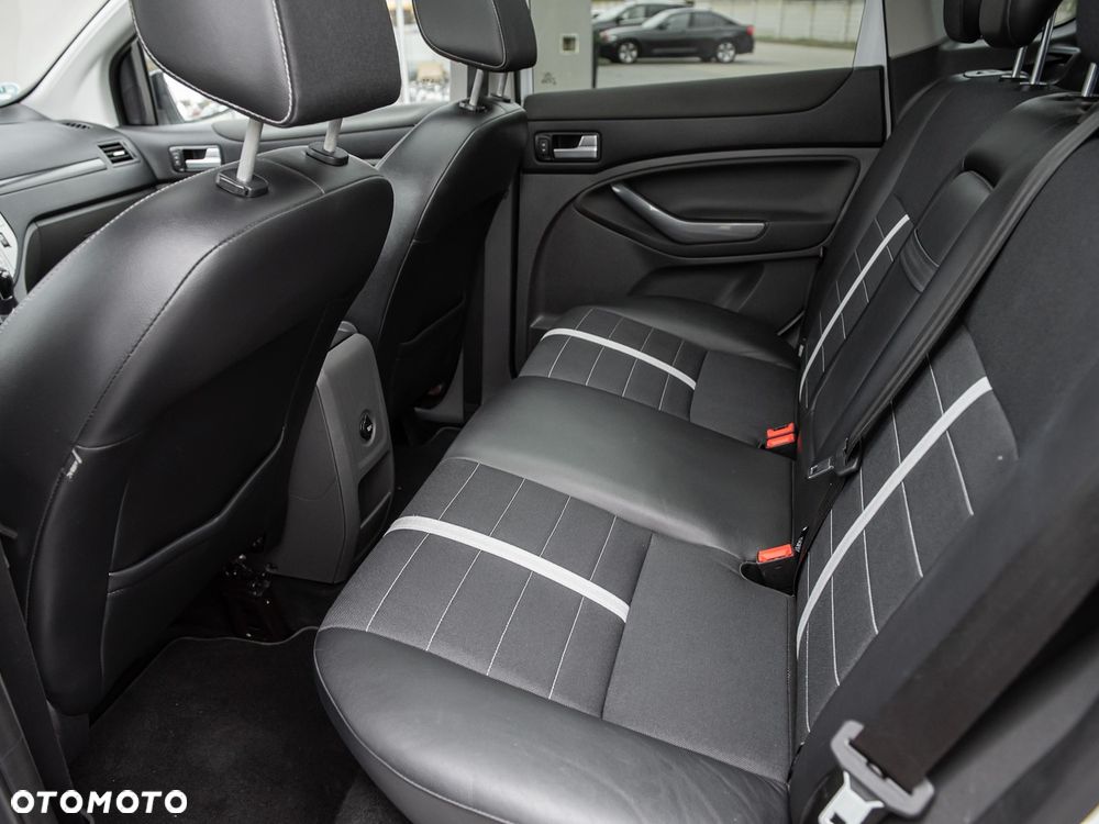 Ford Kuga 2.5 4x4 Titanium - 23