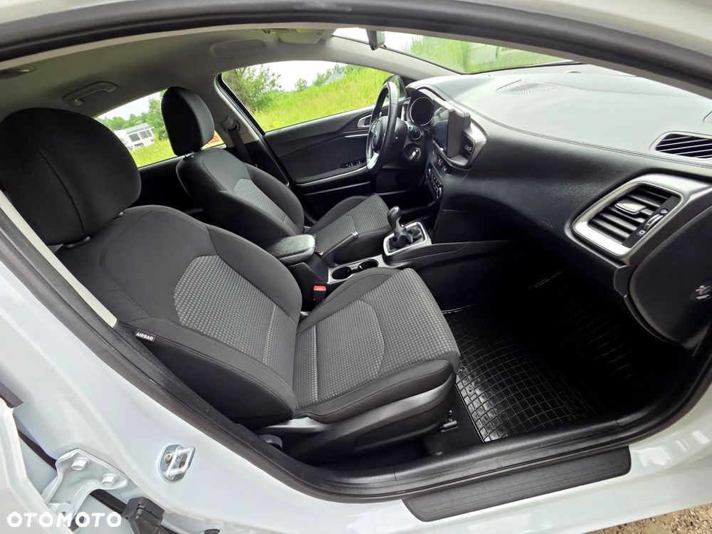 Kia Ceed 1.4 M - 24