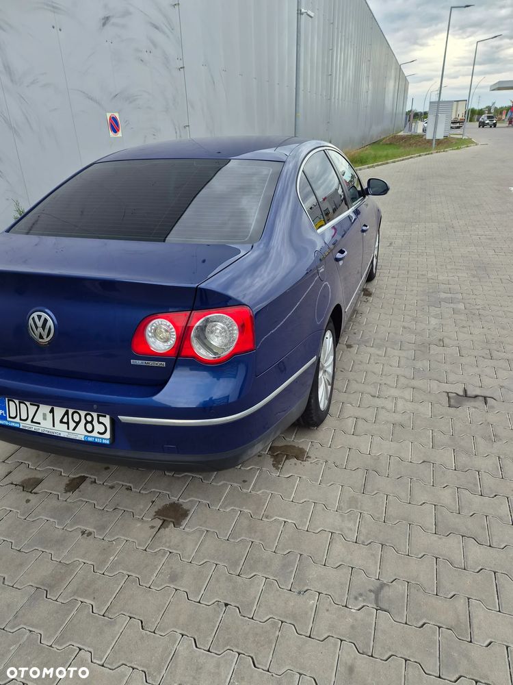 Volkswagen Passat 2.0 TDI DPF BlueMot Highline - 3