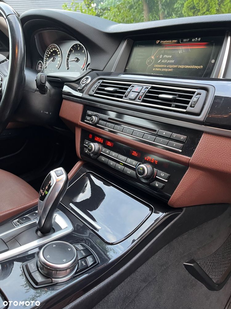BMW Seria 5 530d xDrive Modern Line - 30