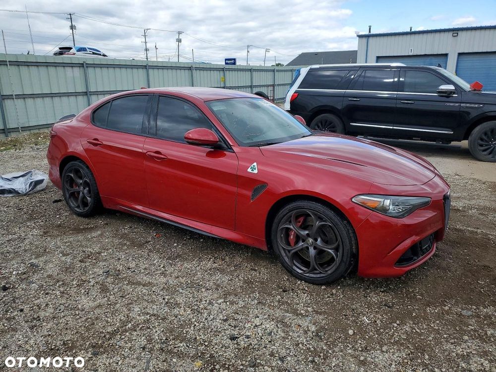 Alfa Romeo Giulia 2.9 V6 Bi-Turbo AT8 Quadrifoglio - 5