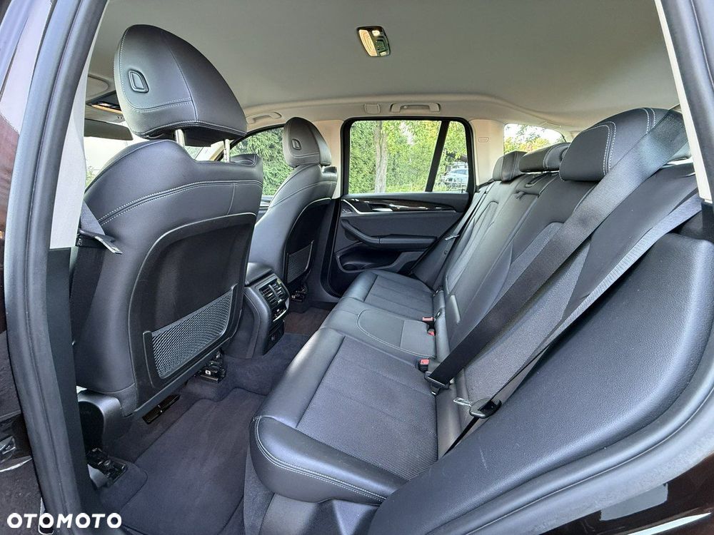 BMW X3 xDrive20i Advantage - 7