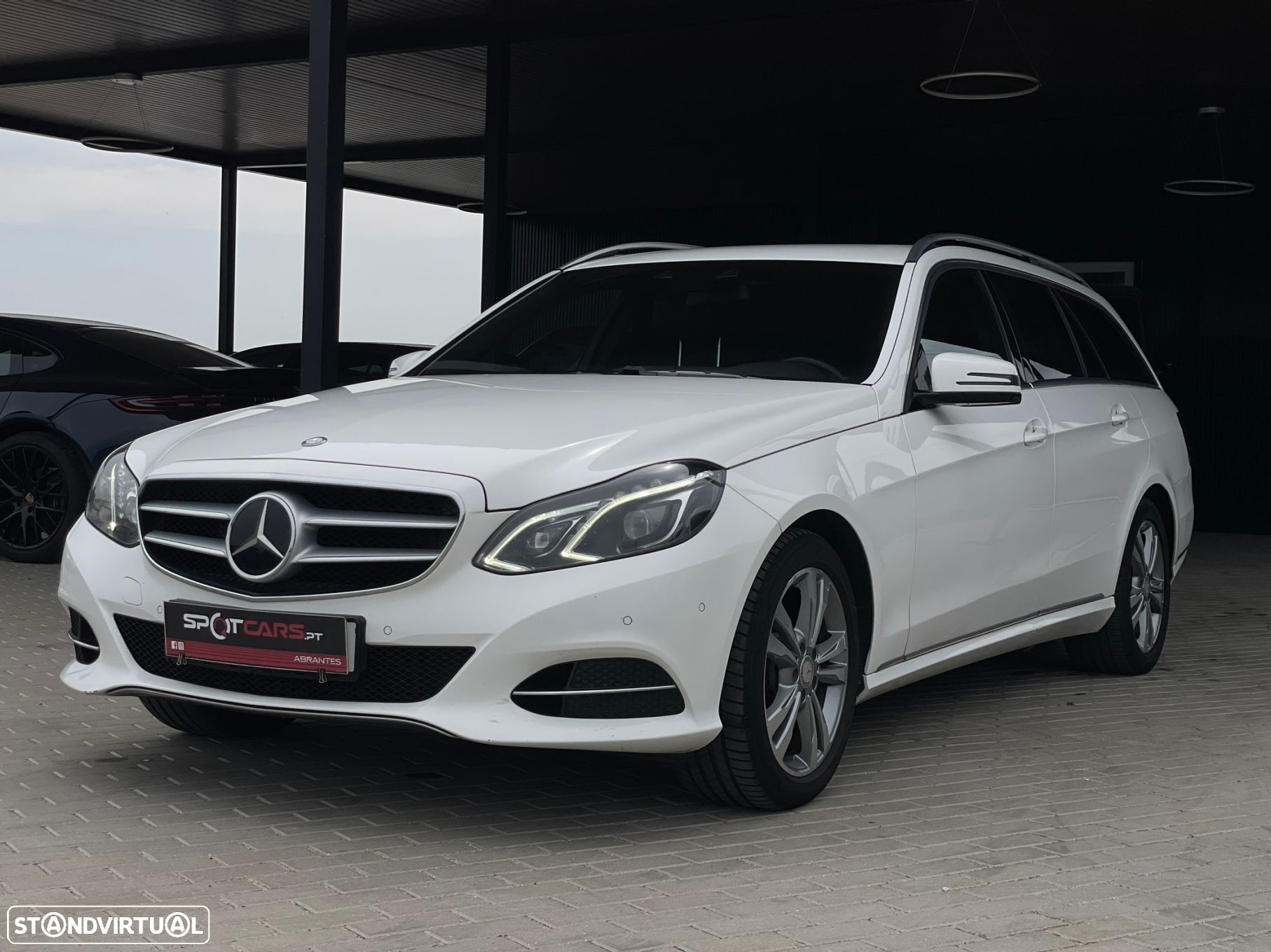 Mercedes-Benz E 250 CDi Avantgarde BlueEfficiency Auto. - 3