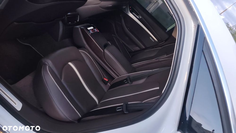 Audi A8 4.2 FSI Quattro tiptronic Langversion - 14
