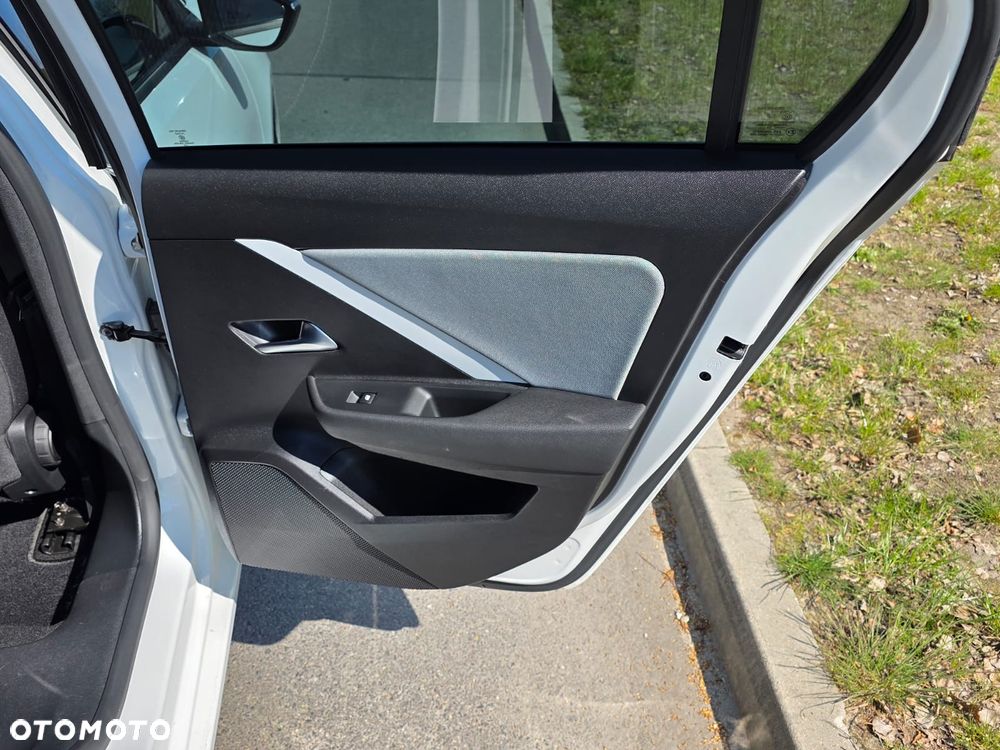 Opel Astra 1.6 T Plug-in Hybrid GSe - 17