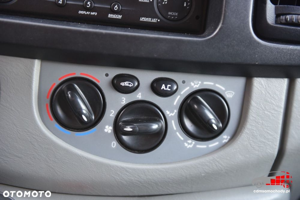 Renault Trafic - 26
