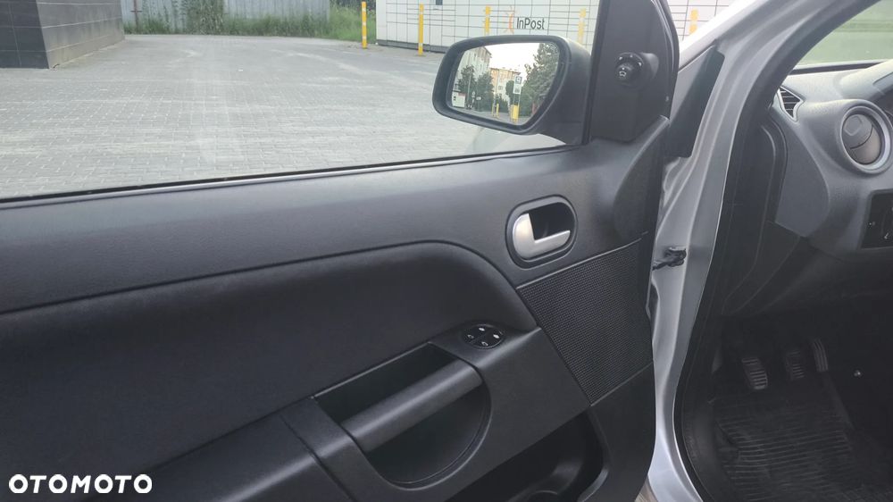 Ford Fiesta - 21
