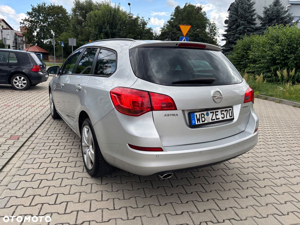 Opel Astra 1.4 Turbo - 11