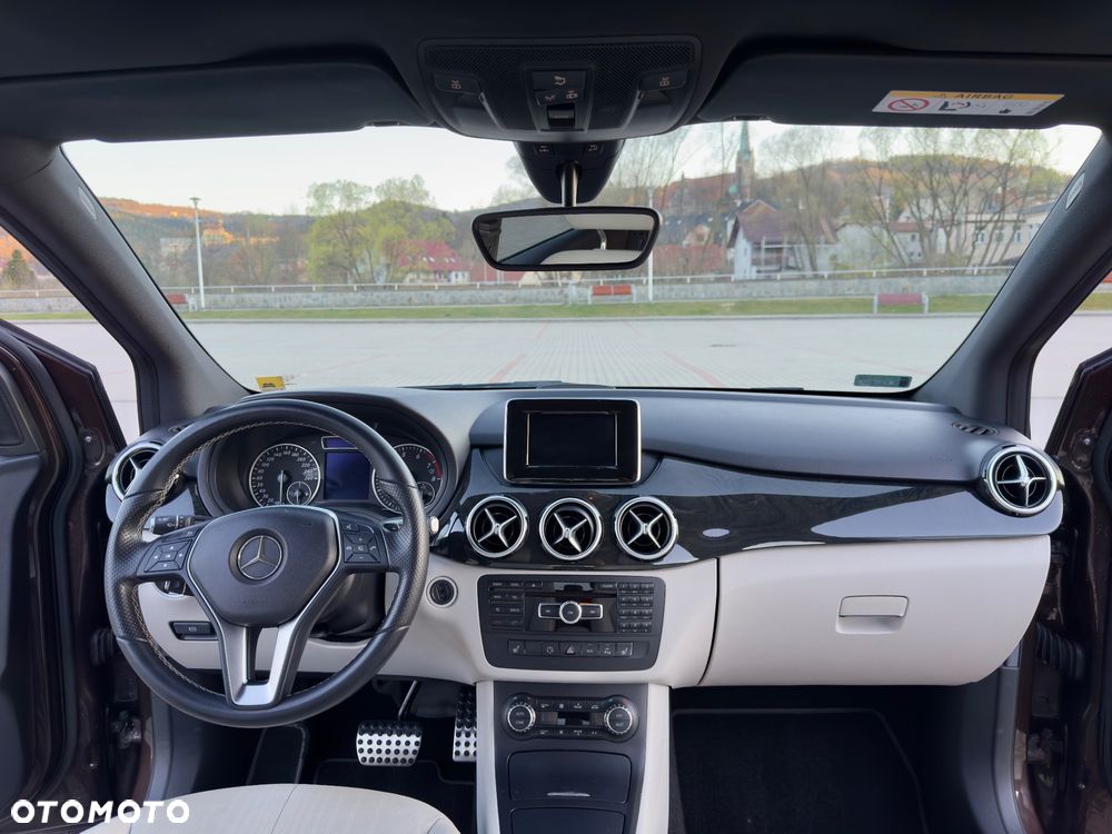 Mercedes-Benz Klasa B 220 4-Matic - 6