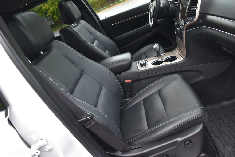 Jeep Grand Cherokee - 30
