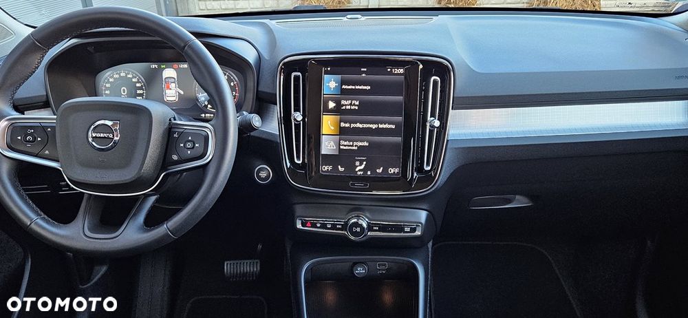 Volvo XC 40 T3 Geartronic Momentum Pro - 23