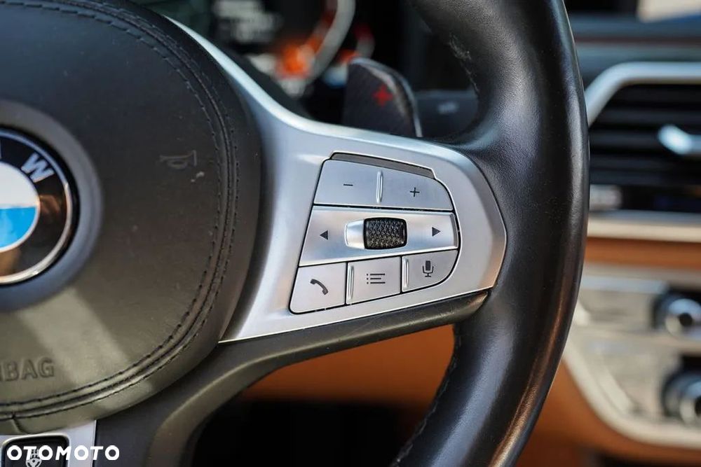 BMW Seria 7 740i - 29