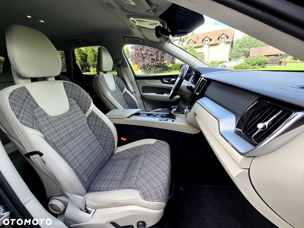Volvo XC 60 - 25