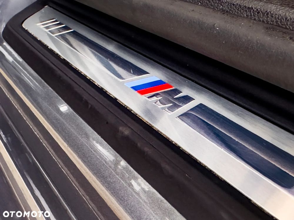 BMW Seria 3 318i Touring M Sport - 14