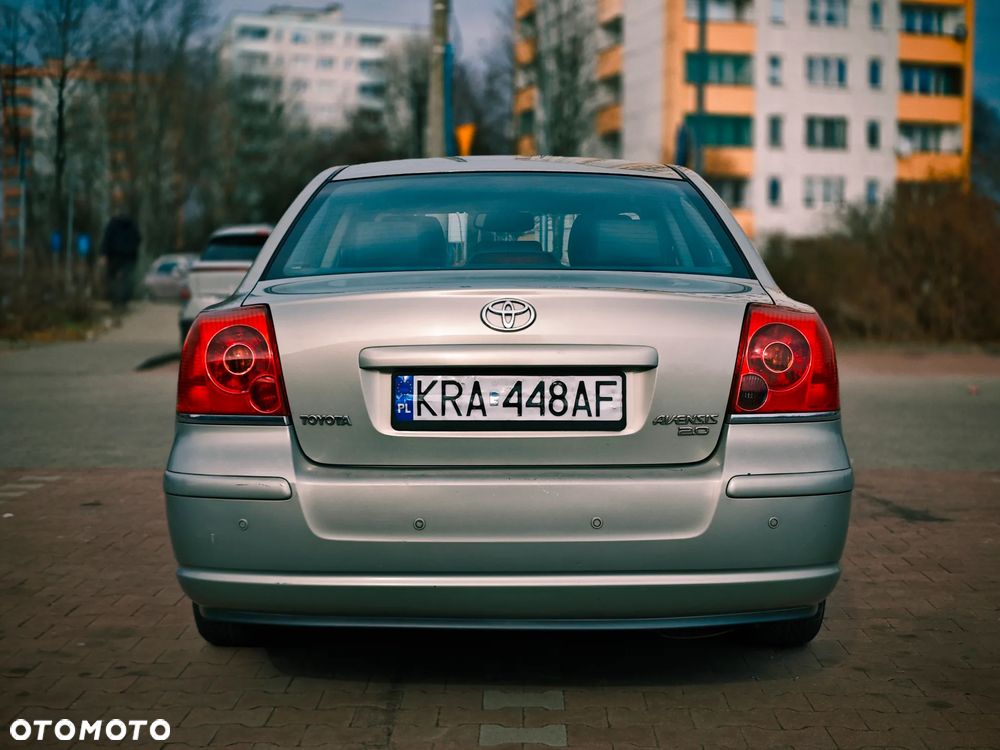 Toyota Avensis 2.0 VVT-i High - 5