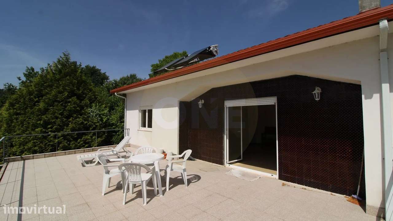 Moradia T5 em Valdreu em Vila Verde - Grande imagem: 2/17
